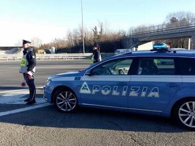 La Polstrada intercetta in A12 oltre un chilo di eroina