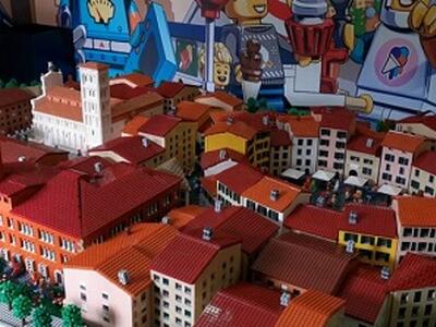 Presto a palazzo Orsetti si potrà ammirare il plastico della Lego che riproduce alcuni monumenti della città