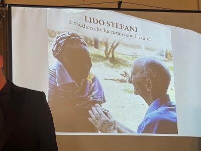 Presentato a Barga il libro sul dottor Lido Stefani:  il medico che ha curato con il cuore