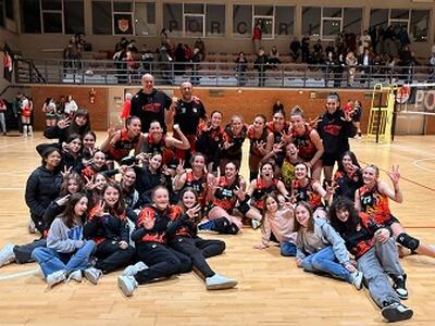 Battellino Show e il Porcari vince il big-match contro Cascina 3 a 1ritrovando la prima posizione solitaria. Una grande Nottolini supera Le Signe al Tie-Break