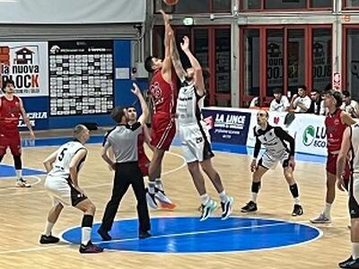 Il Basketball Club Lucca sbanca Spezia e batte la Tarros