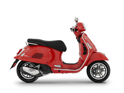 Serchio Motori festeggia 80 anni di Vespa e 43 di attività