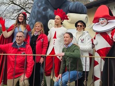 Lucca in Maschera: domenica 8 febbraio il Carnevale di Viareggio sfila sulle Mura e in centro storico. Partenza alle ore 15 dalla cortina sopra Porta Sant'Anna