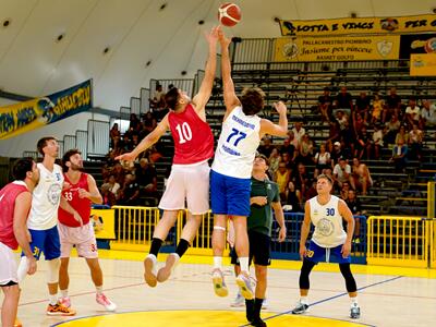 Umana Chiusi San Giobbe Basket contro Basketball Club Lucca, per gli ospiti vietato perdere