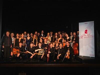 "Mozart &amp; Puccini: giovani talenti, grandi maestri": domenica 6 settembre (ore 21) all'Auditorium San Romano, il concerto dell'ensemble "Bella Musica" con il Coro Voci Bianche del Teatro del Giglio