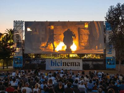 Bicinema: torna al Parco Bussoladomani la settima edizione del cinema sotto le stelle