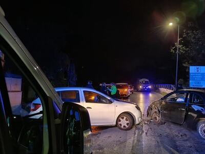 Frontale tra due auto ad Altopascio. Entrambi i conducenti portati in ospedale