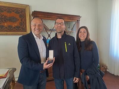 Donati al Comune una medaglia e un attestato relativi alla prima guerra mondiale da un cittadino brasiliano il cui nonno era originario di Lucca