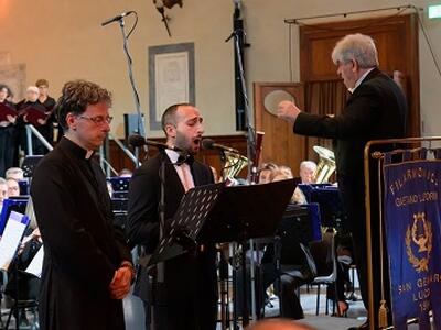 Il grande affresco musicale di monsignor Frisina e la bacchetta di Lazzeri