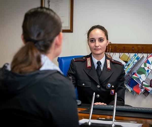 Percosse, violenze psicologiche e minacce di morte alla ex: arrestato dai carabinieri