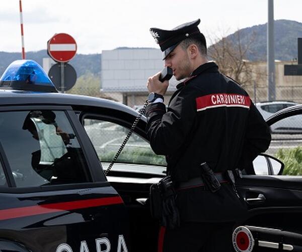 Colti sul fatto all'interno di una casa, due marocchini arrestati dai carabinieri