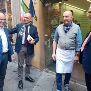 c6acf3c0-11f1-4ead-8997-9b55296fd828