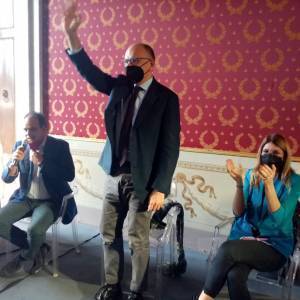 d9e51960-5f13-43e3-a43d-e2c00050189d