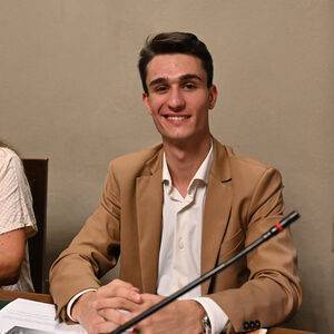 T-0e1b2a8ef4ef64fb71fa2972e1e2b4f4-300x316