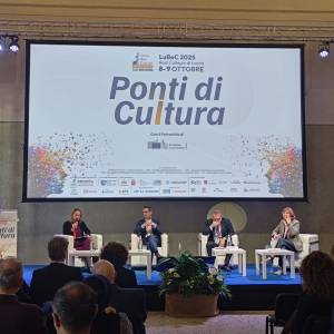 a6081b0b-1b7a-438a-b48c-53206c6766ad