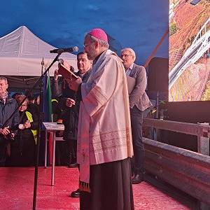 54e1e65c-105e-45d4-b821-de4620d970d3