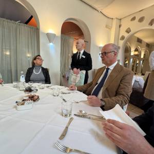 9b59055d-5f67-400f-998c-22471daa7427