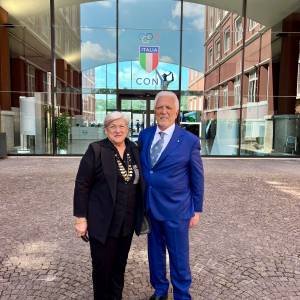 fc4f384d-8313-4ed4-8fb9-3a21d173db64